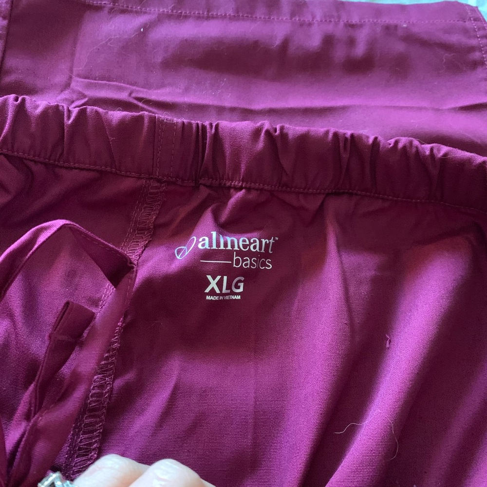 Scrub set
